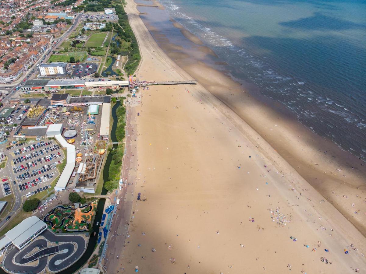 Spacious 8 Berth Caravan At Southview Holiday Park Near Skegness Ref 33018Ml Экстерьер фото