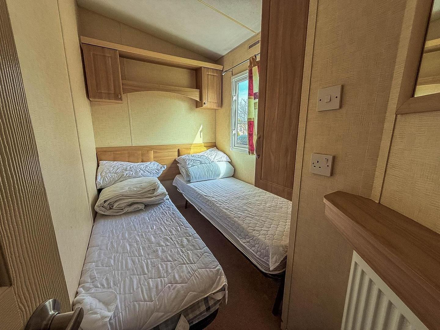 Spacious 8 Berth Caravan At Southview Holiday Park Near Skegness Ref 33018Ml Экстерьер фото