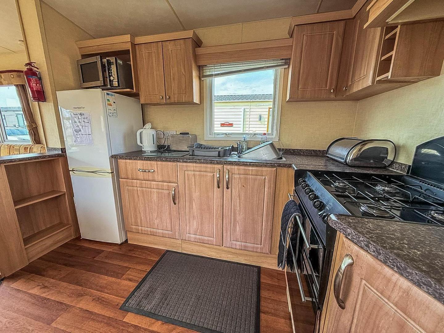 Spacious 8 Berth Caravan At Southview Holiday Park Near Skegness Ref 33018Ml Экстерьер фото