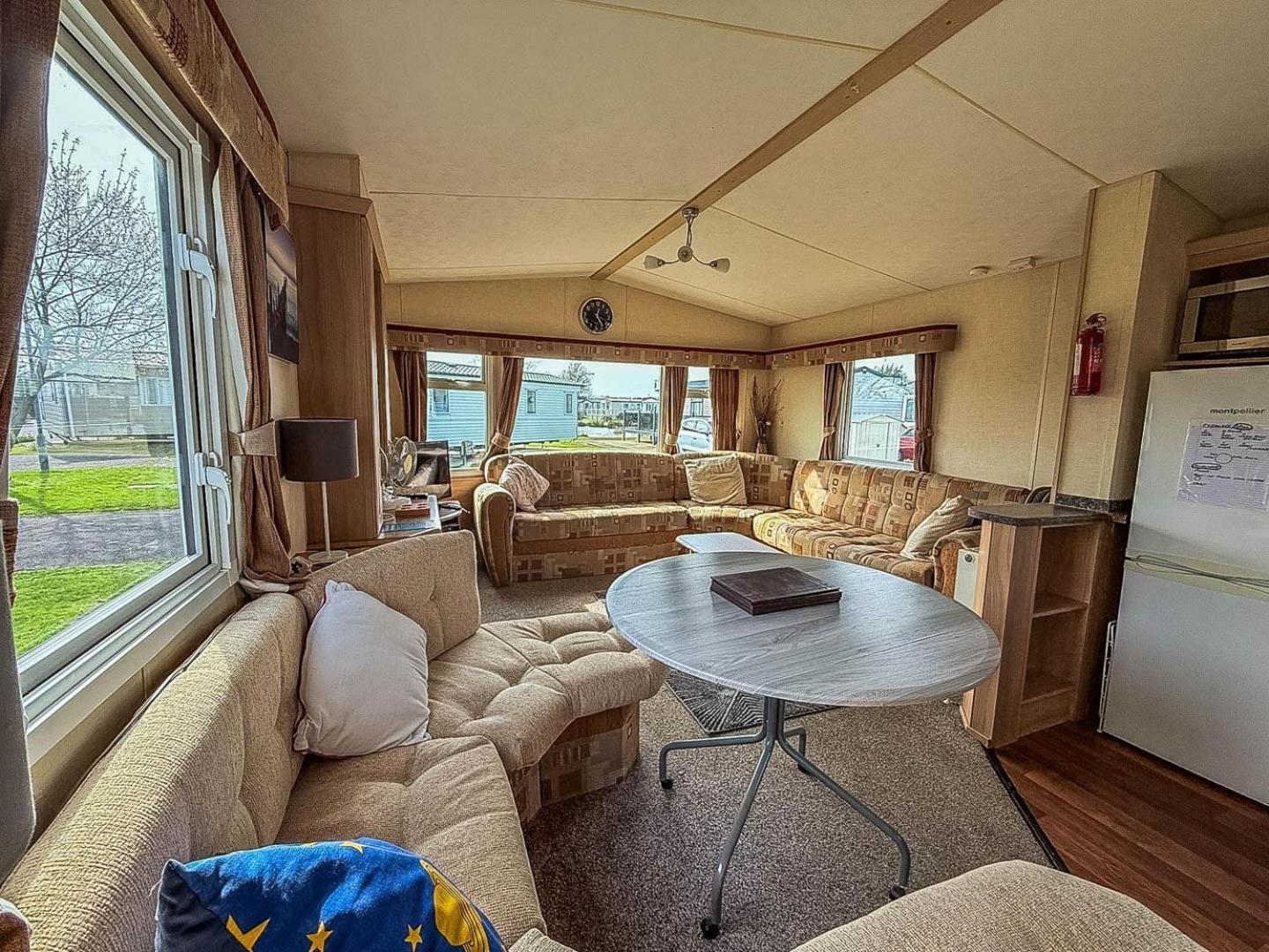 Spacious 8 Berth Caravan At Southview Holiday Park Near Skegness Ref 33018Ml Экстерьер фото