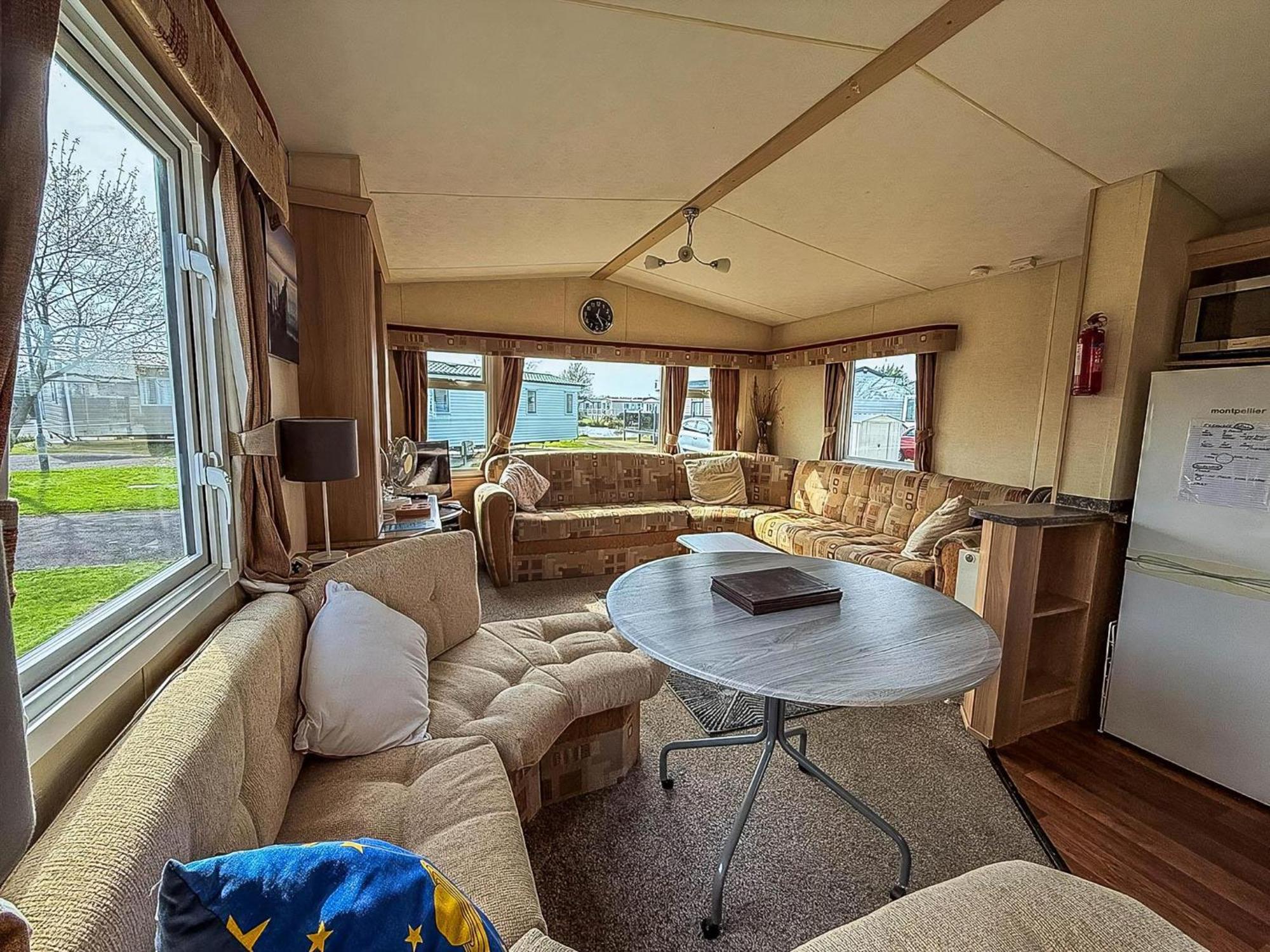 Spacious 8 Berth Caravan At Southview Holiday Park Near Skegness Ref 33018Ml Экстерьер фото